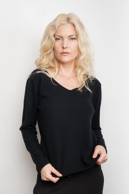 Timeless Lounge Relaxed V-Neck Pure Cashmere Sweater - Black