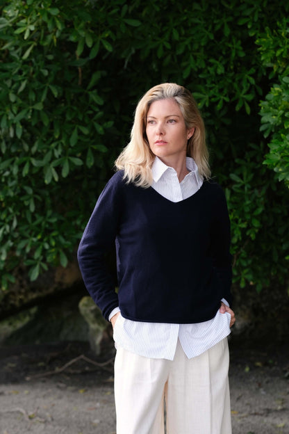 Timeless Lounge Relaxed V-Neck Pure Cashmere Sweater - Navy