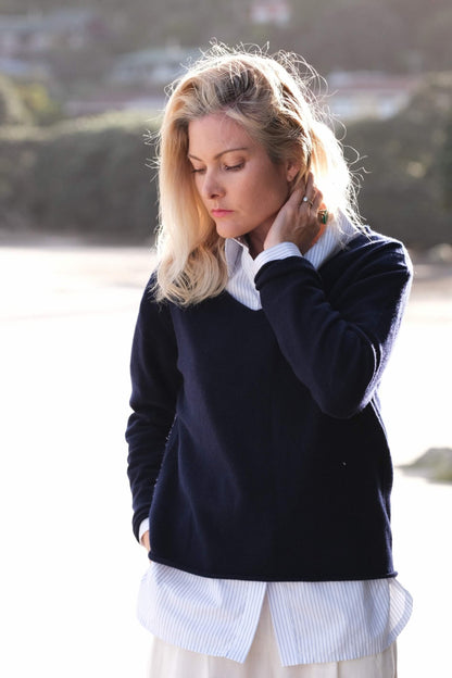 Timeless Lounge Relaxed V-Neck Pure Cashmere Sweater - Navy