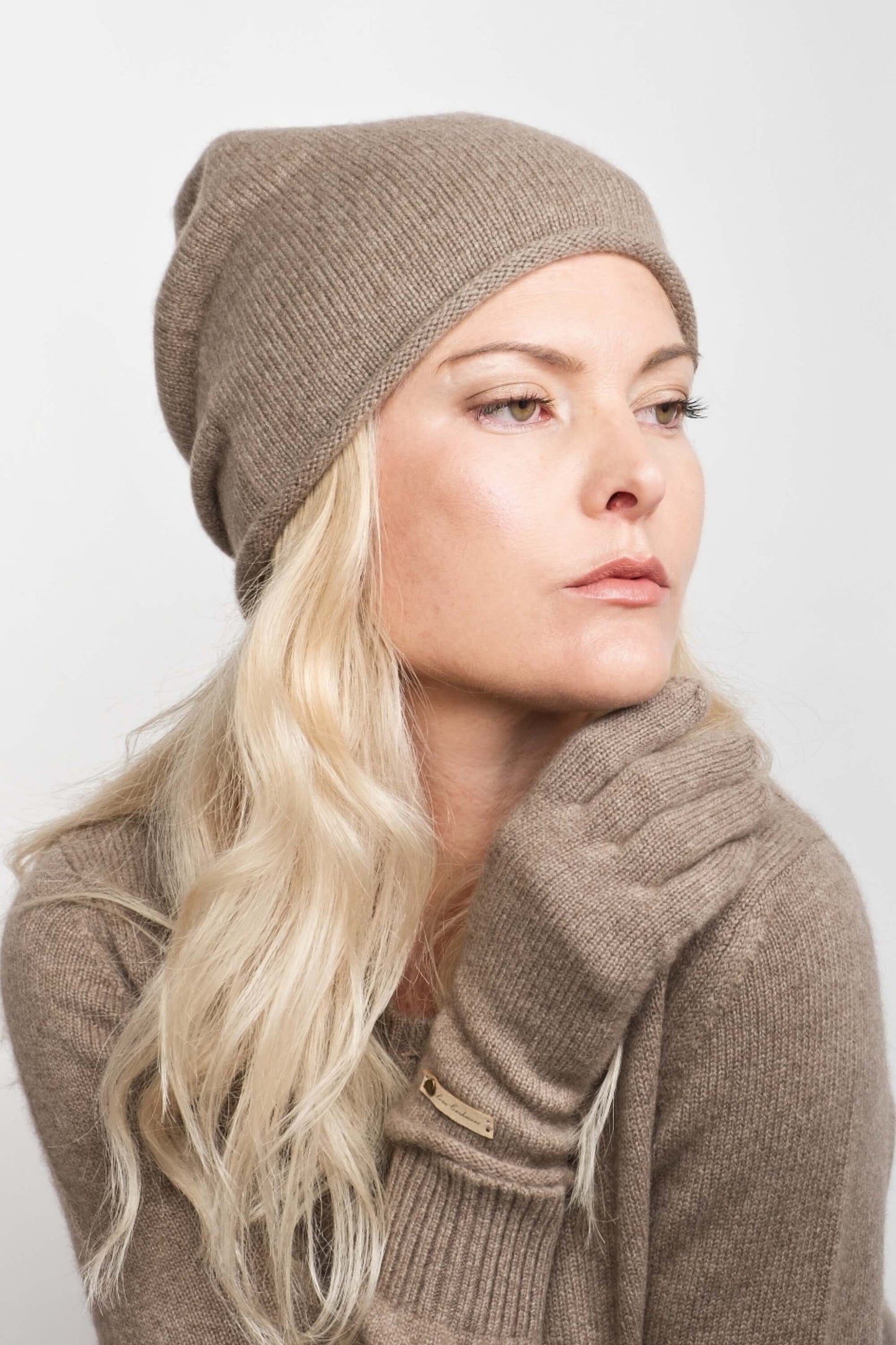 Cashmere Unisex Roll-Edge Beanie - Chestnut